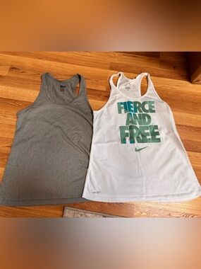 Set Of 2 Nike Dri-fit Tank Top Women’s Medium